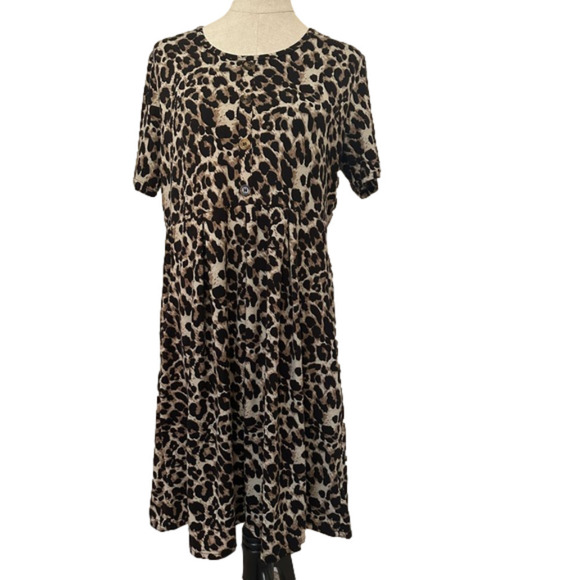 Leopard Short Sleeve Embellished with Pockets - Picture 1 of 8